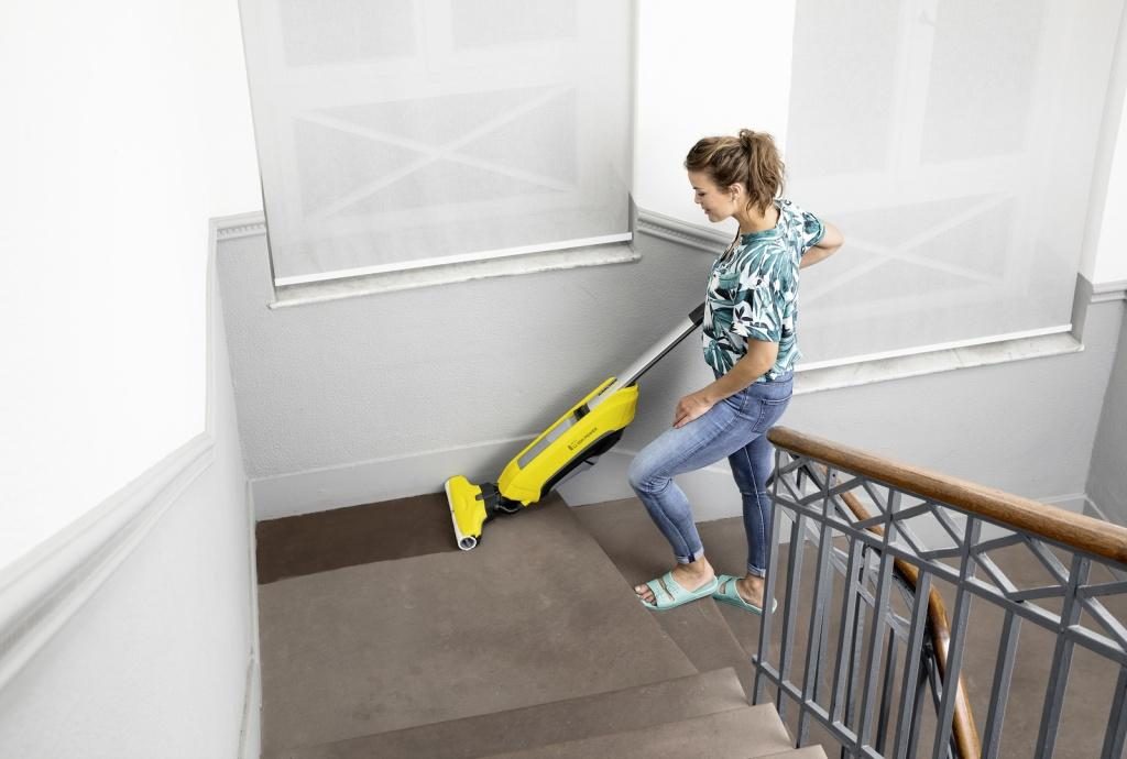 FC_5_Cordless_stairs_yellow_app_01_CI15_96 dpi (jpg)