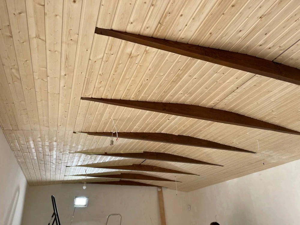 Dřevěné obkladové palubky pro interiér i exteriér